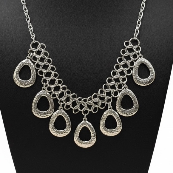 Source Unknown Silver Teardrop Necklace - Picture 2 of 2